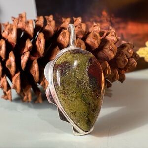Dragons Blood 925 pendant